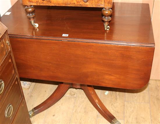 A Regency mahogany Pembroke breakfast table W.97cm